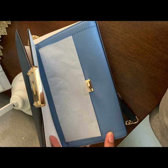 New Mk kinsley medium shoulder 🦋 - Picture 14 of 14